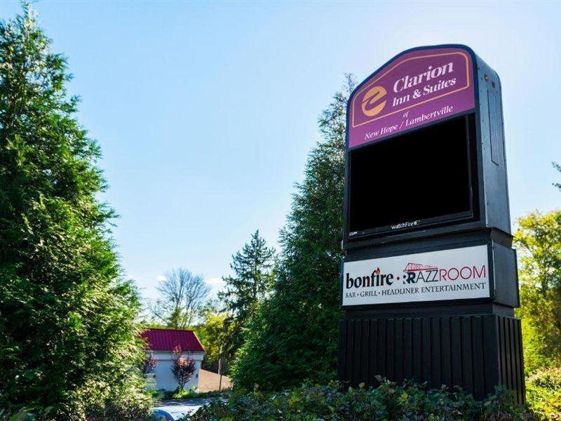 Hotel &