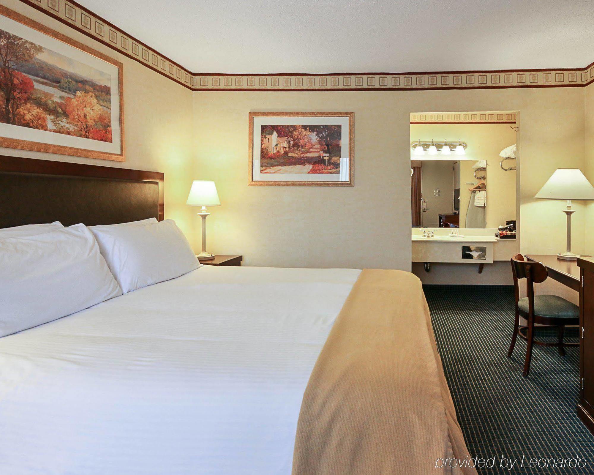 & Hotel
