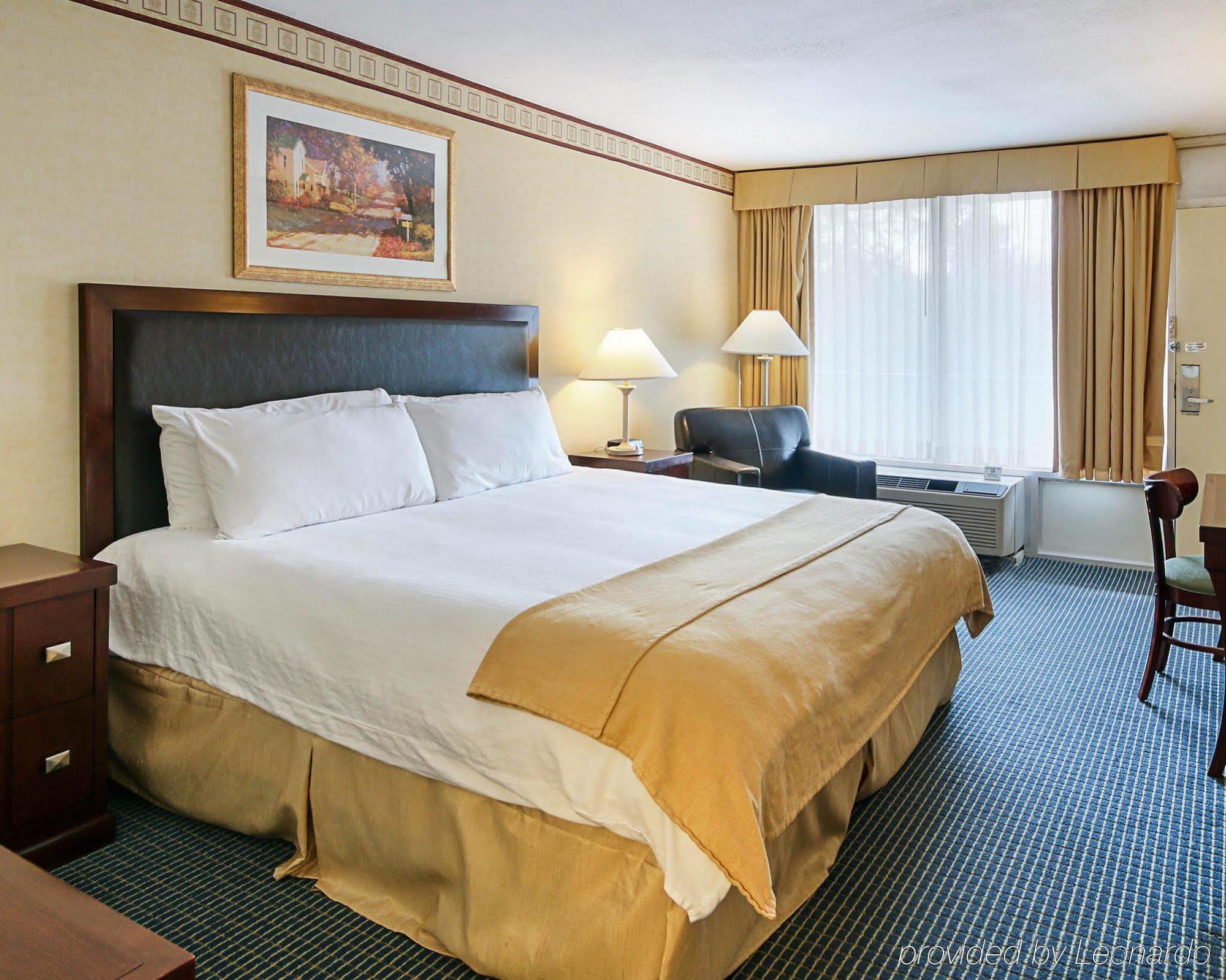 & Hotel 2*