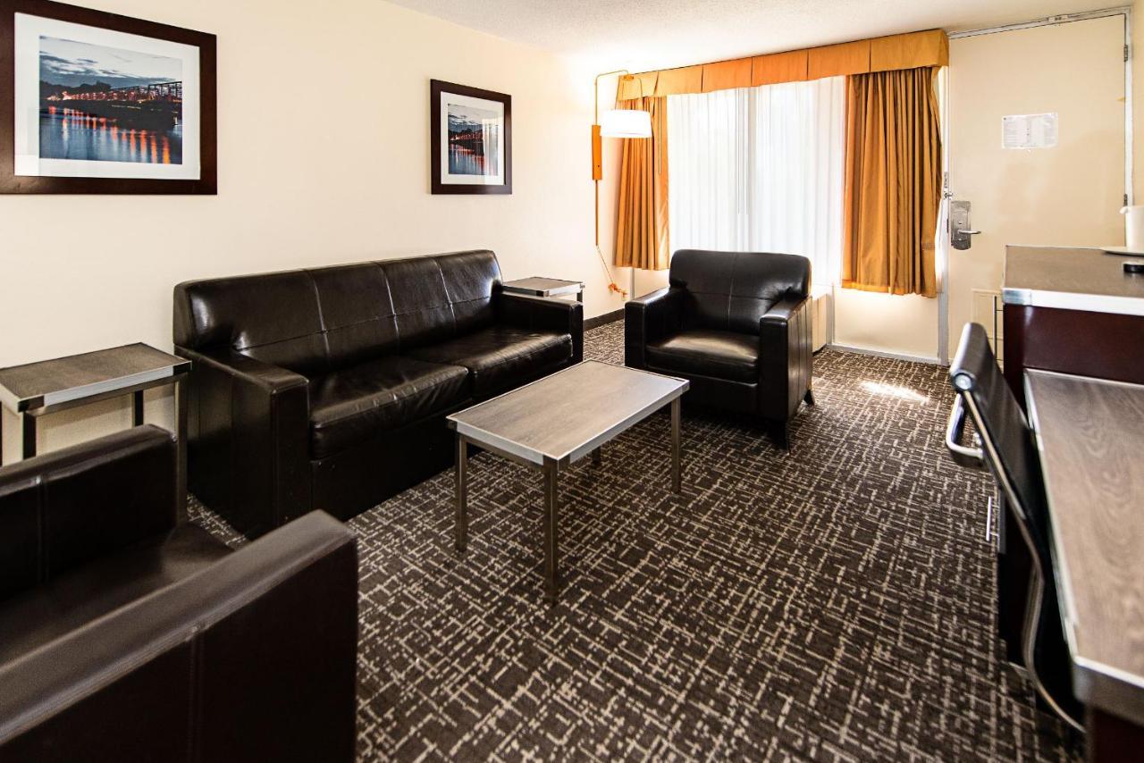 Hotel & New Hope
