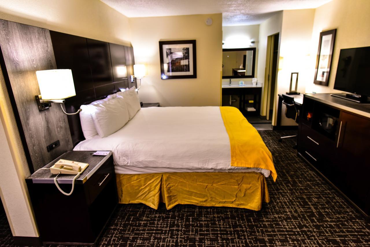 & Hotel New Hope